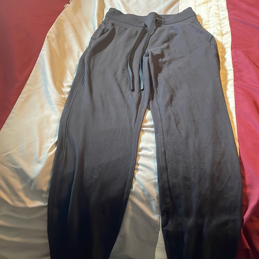 Lulu lemon joggers size 0 25”